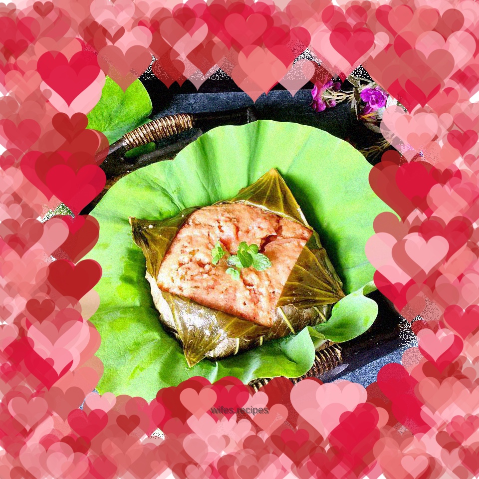 Steamed pork with lotus leaves