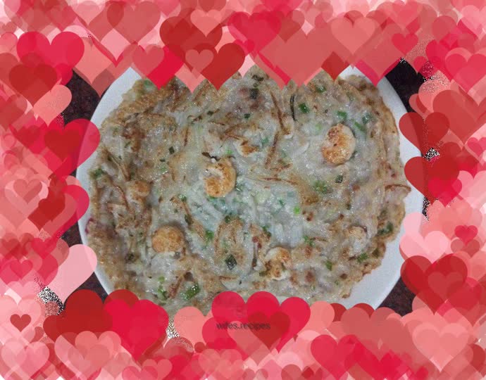 Shrimp, minced meat and radish pan-fried, this is sea shrimp, so it’s called “sea and land pan-fried”, haha