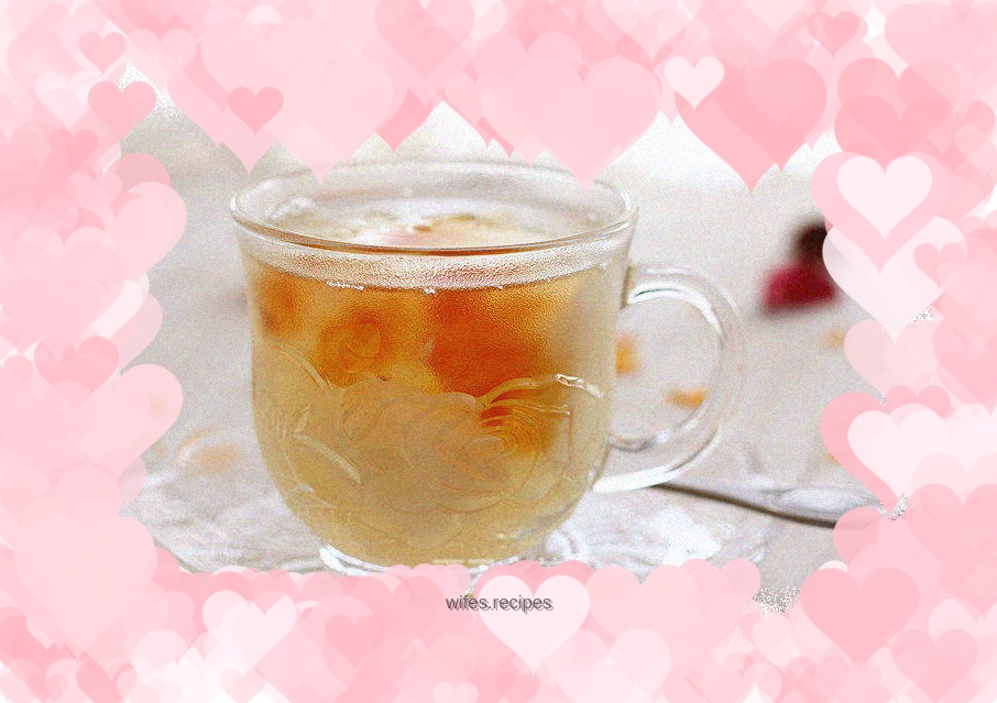 Peach gum, white fungus and snow pear soup