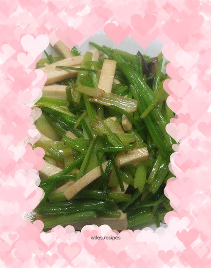 Stir-fried double shredded celery