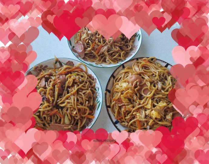Fried noodles with shredded pork and egg