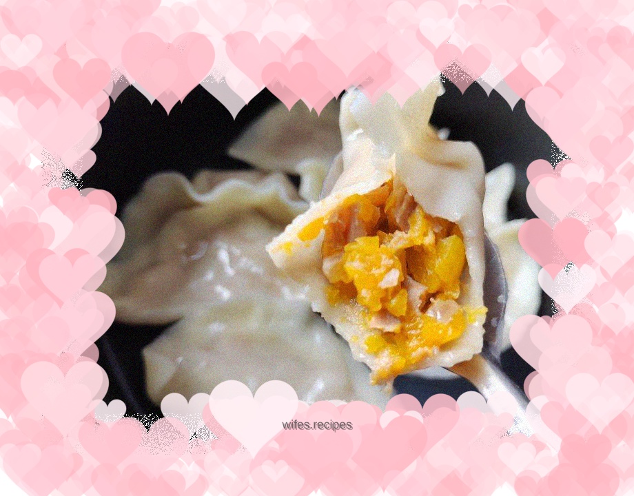 Onion, pumpkin and meat dumplings