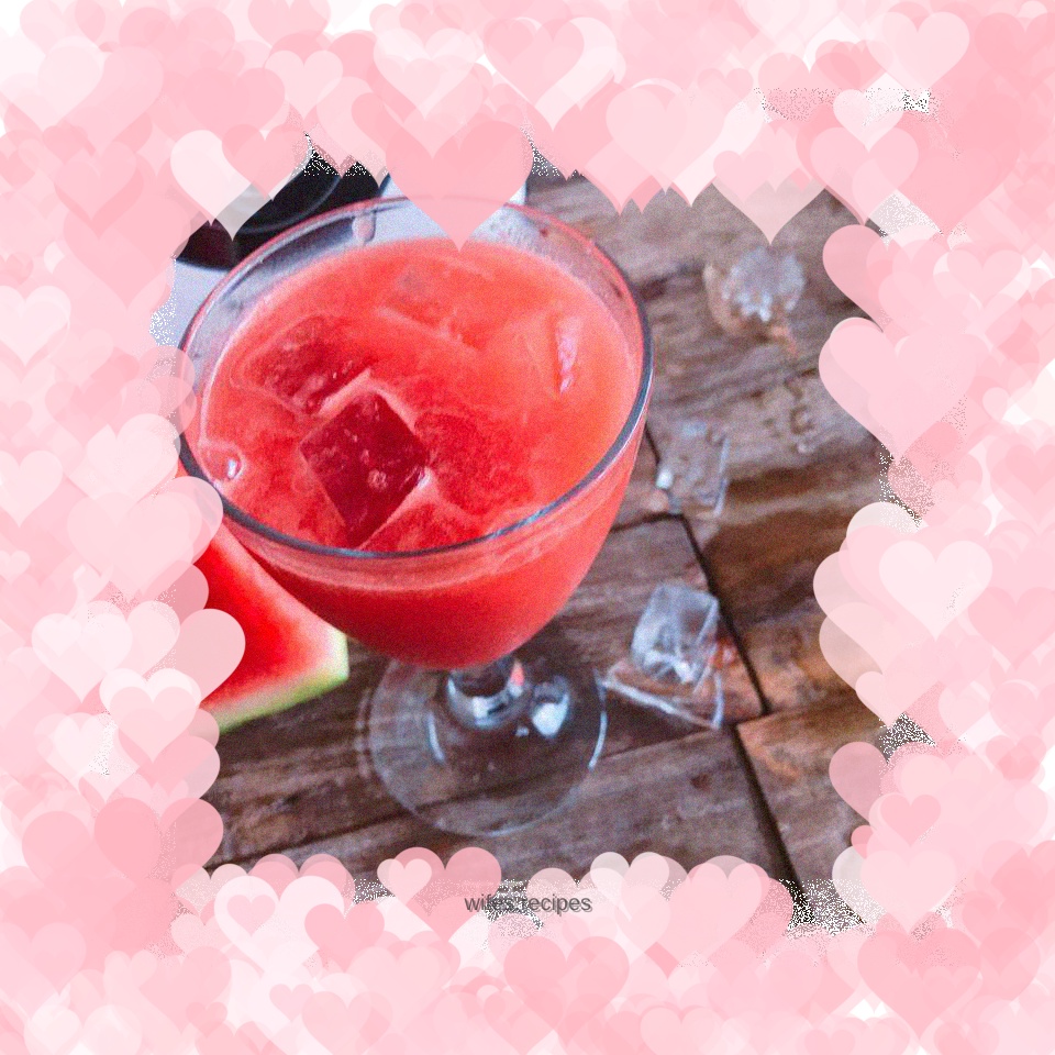 In summer, you still need to drink a glass of cold watermelon juice