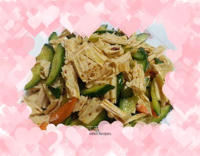 Bean curd mixed with cucumber