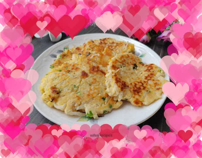 Egg pancake with shredded radish and bean dregs