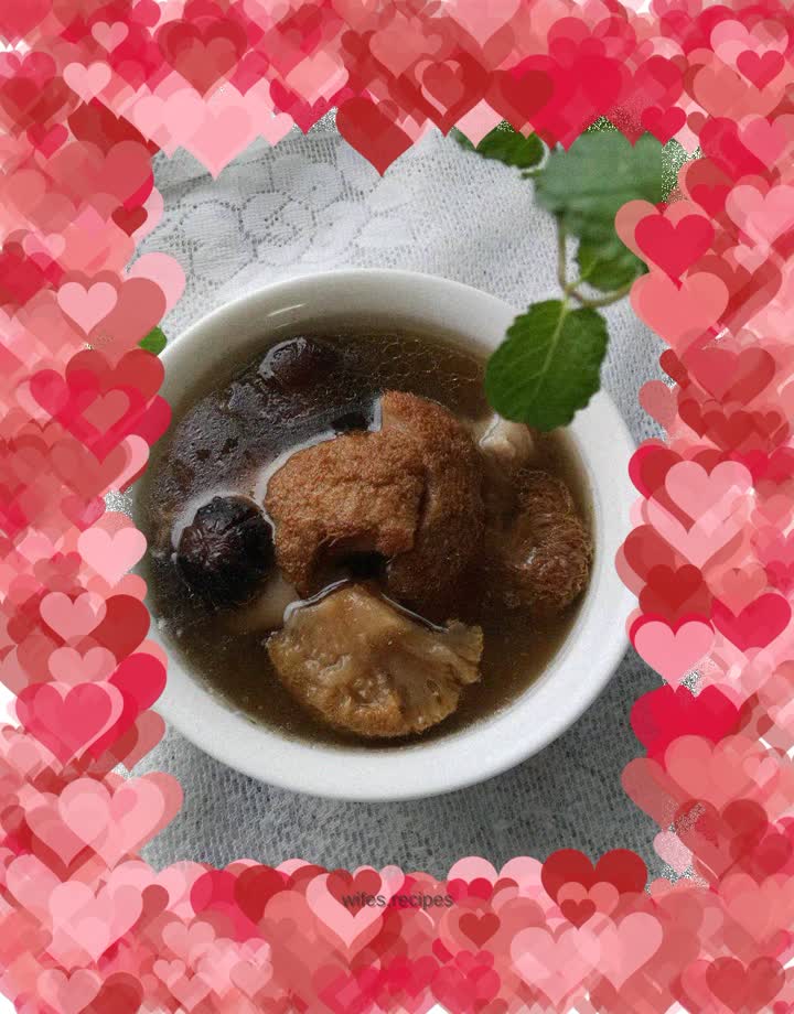 Hericium and Pork Bone Soup