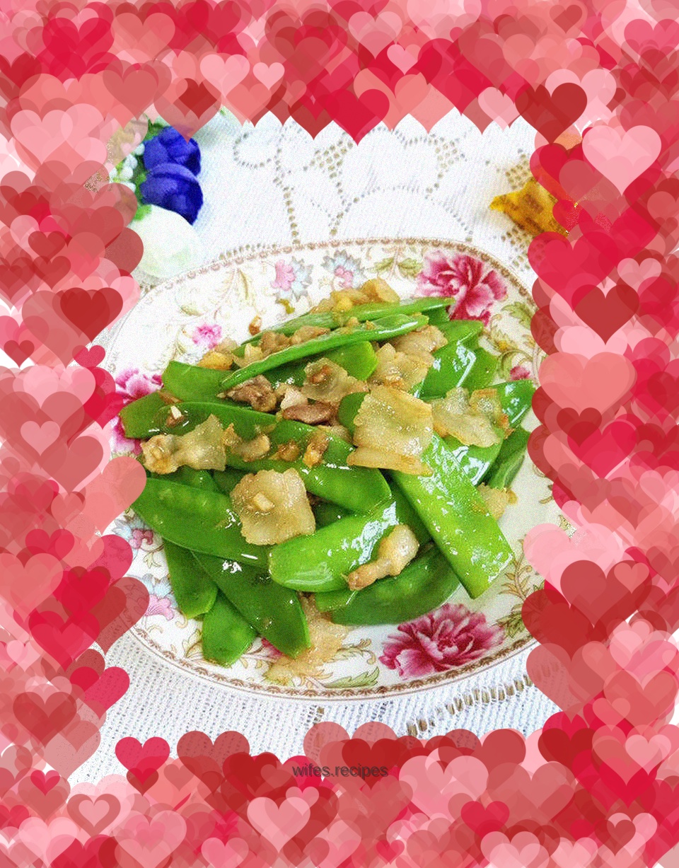 Stir-fried pork belly with snow peas