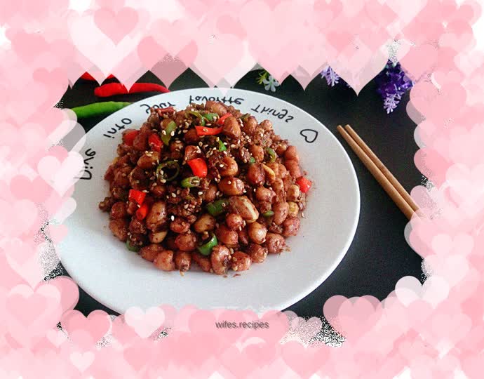 Peanuts with Meat Sauce