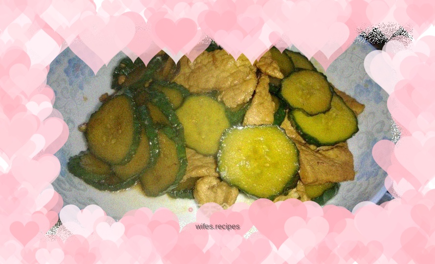 Stir-fried pork slices with cucumber