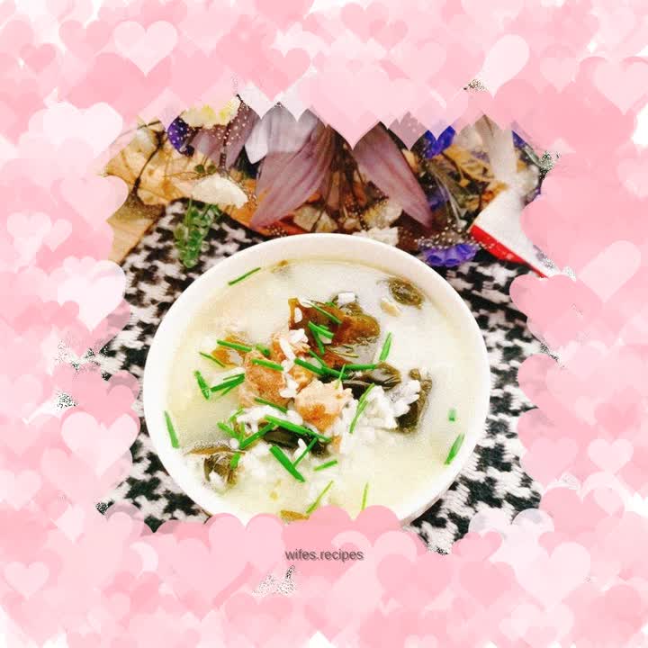 Kelp and pork ribs soup with rice