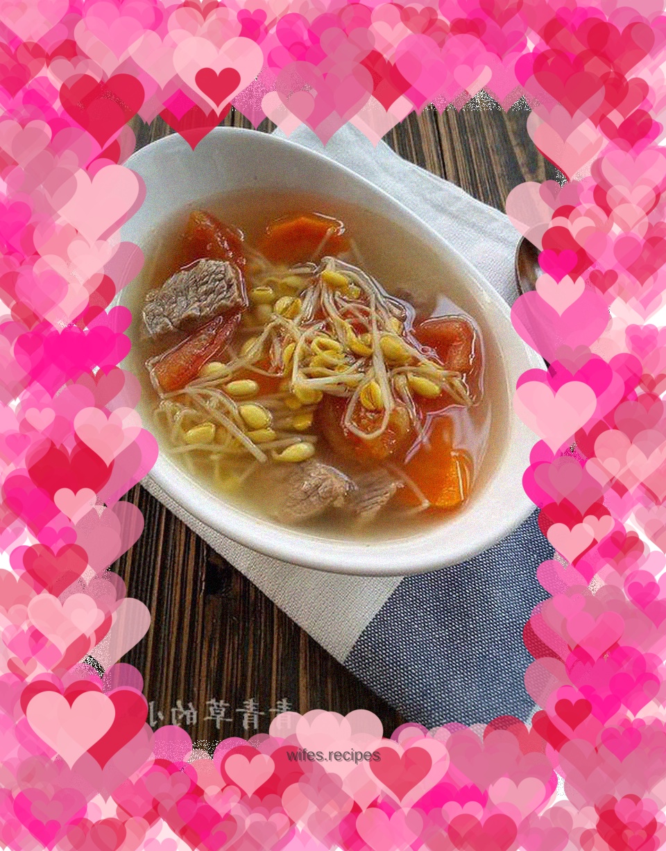 Bean sprouts and beef soup