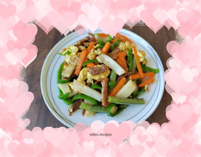 Fried rice cake with green pepper and shredded pork