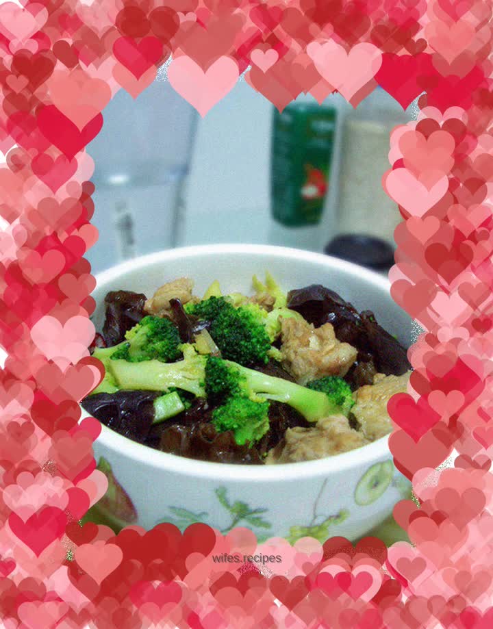 Stir-fried pork ribs with broccoli