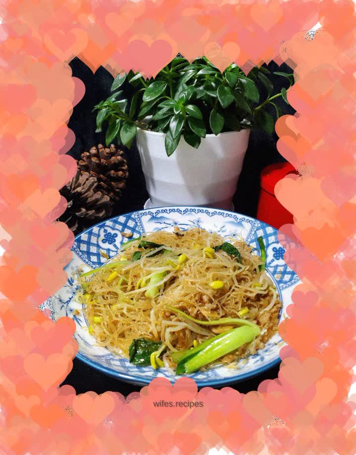 Stir-fried Vermicelli with Minced Pork and Bean sprouts