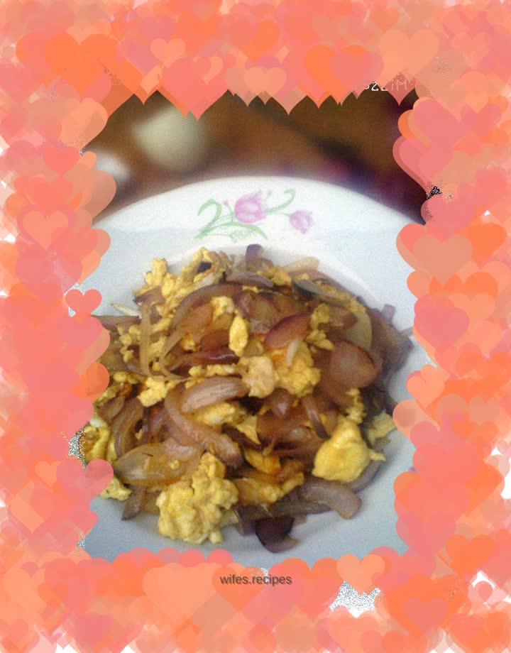 Fried eggs with onions