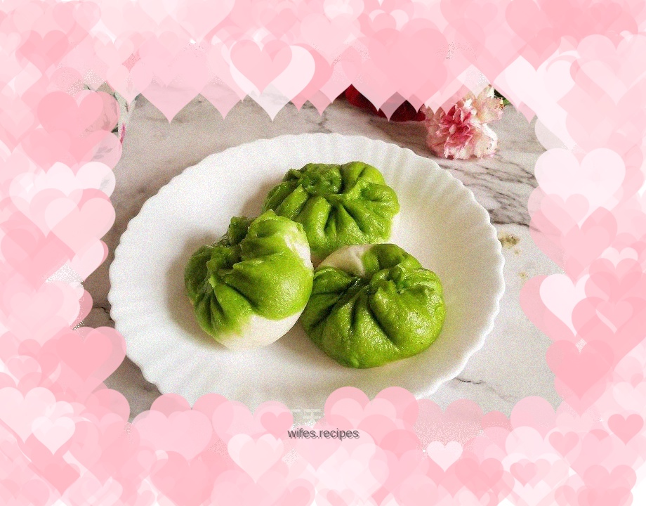 Donkey meat and onion stuffed buns