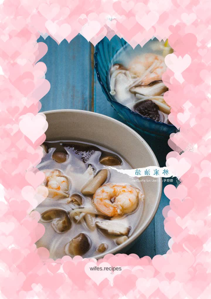Fresh mushroom and shrimp soup