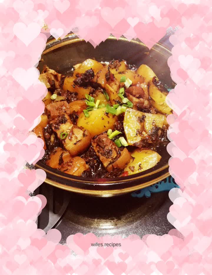 Braised pork with pickles🥓