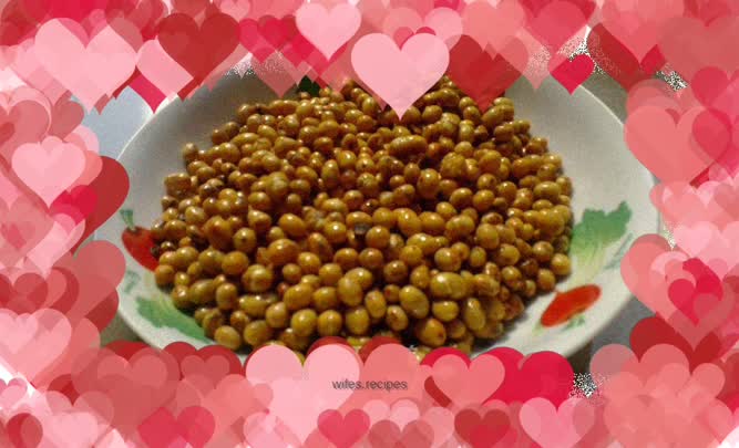 Traditional folk snacks----fried crabs (fried soybeans)