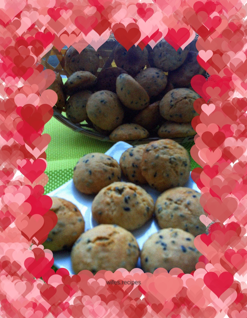 Black sesame shortbread