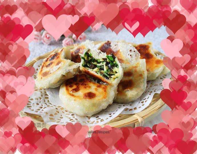 Hot noodles and fried dumplings