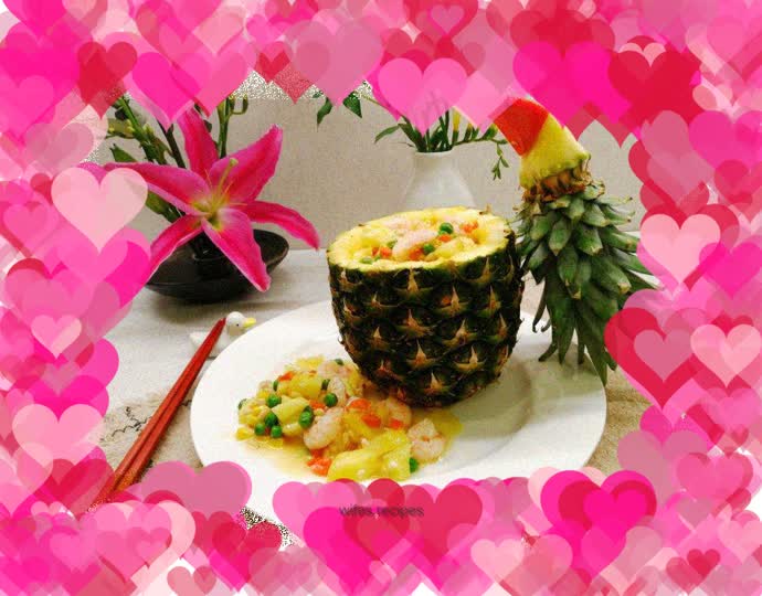 Stir-fried shrimps with pineapple and birdsong and flowers, sweet and sour, delicious and beautiful