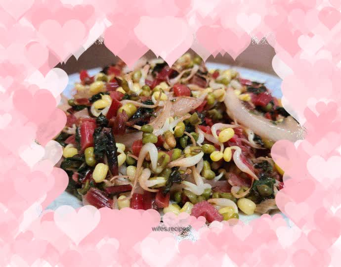 Stir-fried red coriander with onions and mung bean sprouts