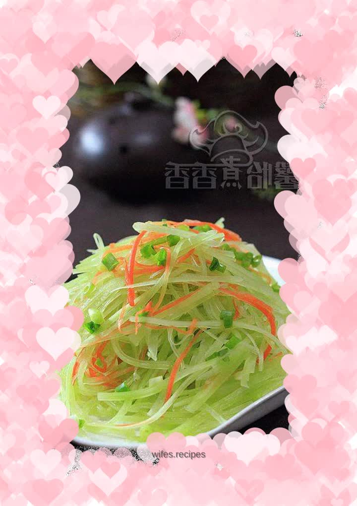 Post-holiday cleansing and nutritious side dishes---green bamboo shoots and shredded radish mixed with vinegar