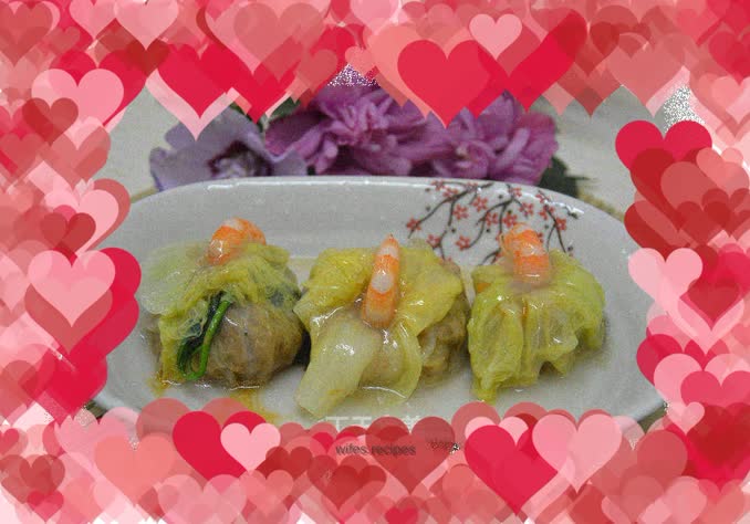 Shrimp, cabbage and pomegranate buns