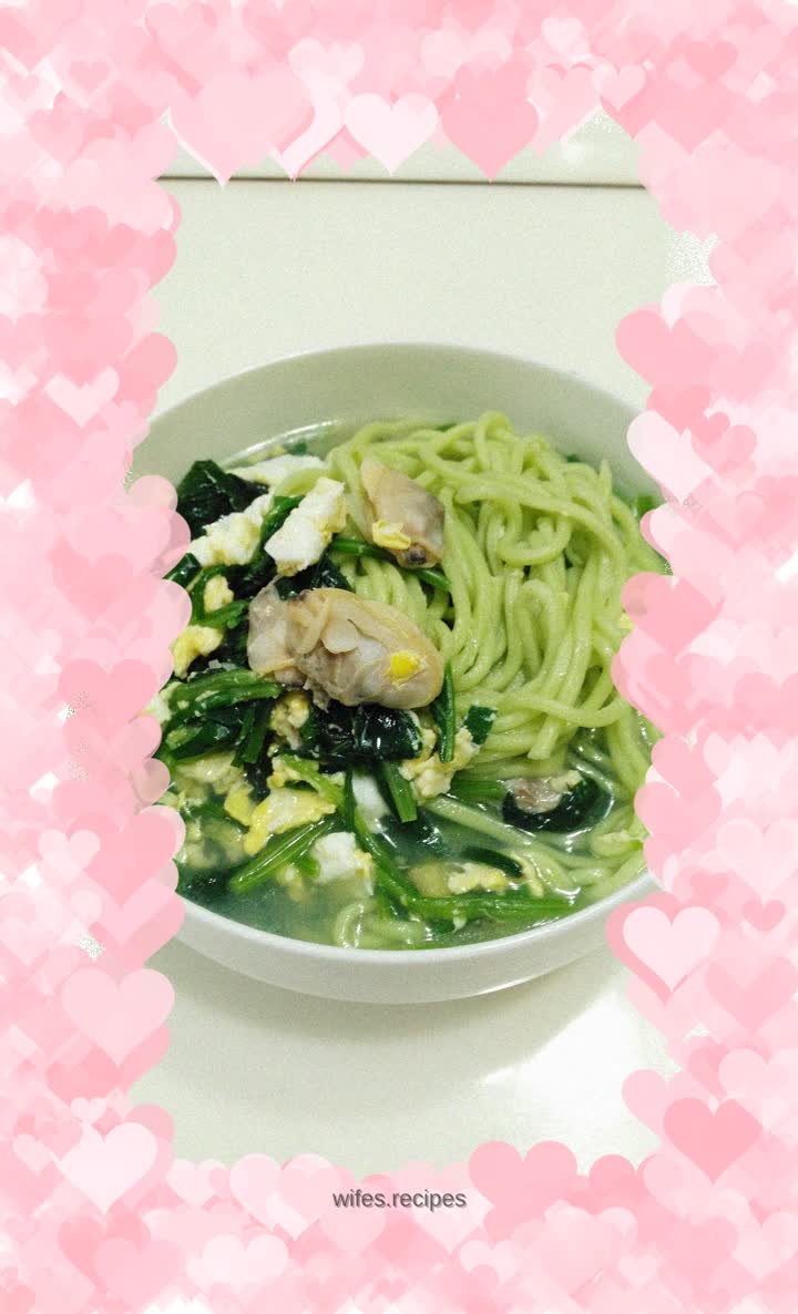 Refreshing and delicious taste~~~Fresh clam spinach noodles
