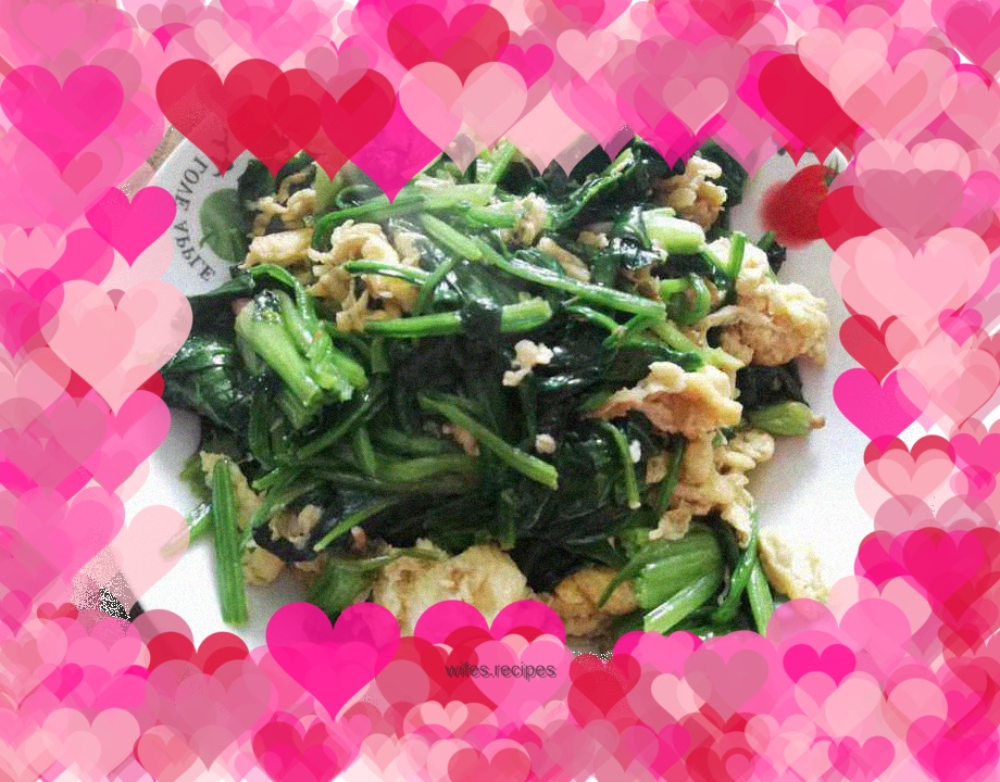 Scrambled eggs with spinach