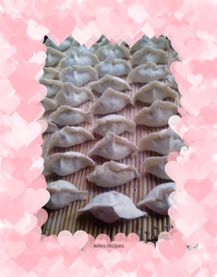 Leek, sea cucumber, egg and mushroom dumplings