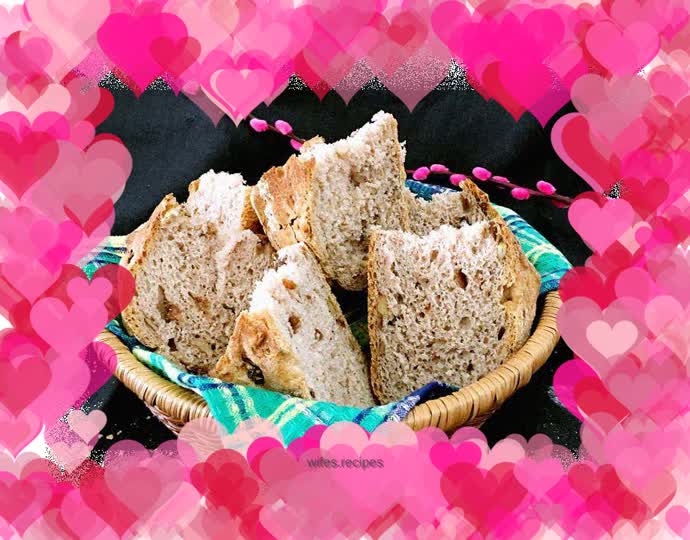 Red wine grape bread