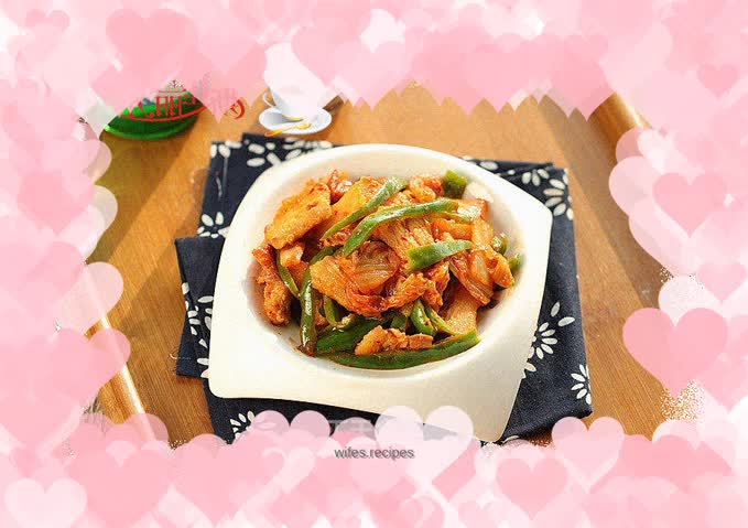 Stir-fried pork belly with spicy cabbage