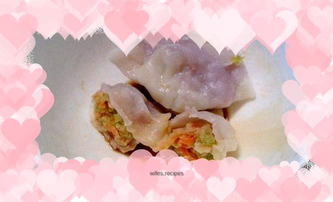Colorful purple ~ pork, celery and carrot dumplings