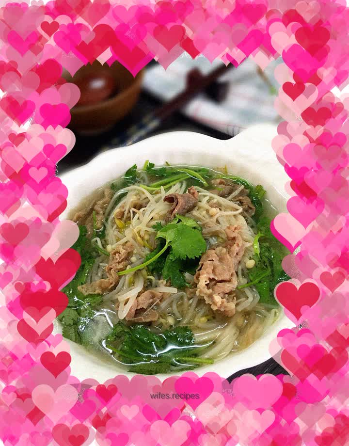 Enoki Mushroom and Fatty Beef Soup