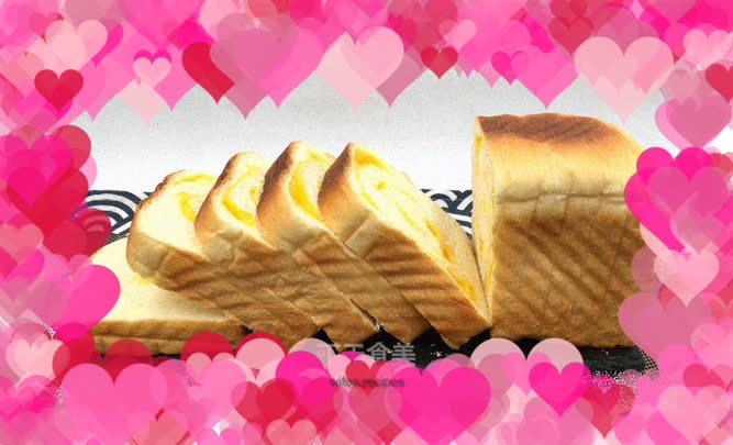 Cheddar cheese toast, crispy on the outside and soft on the inside, intertwined with milky cheese, rich and tempting, irresistible.