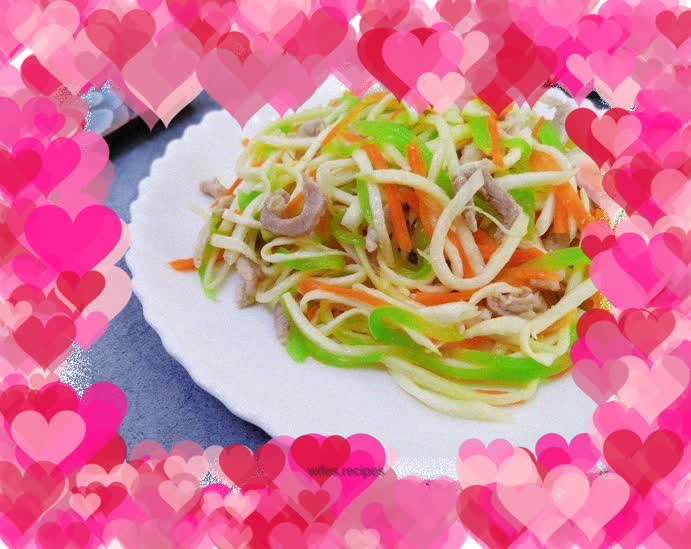 Stir-fried three shredded wild rice noodles