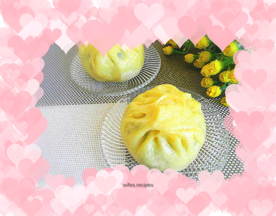 Vegetarian stuffed buns with egg and cabbage