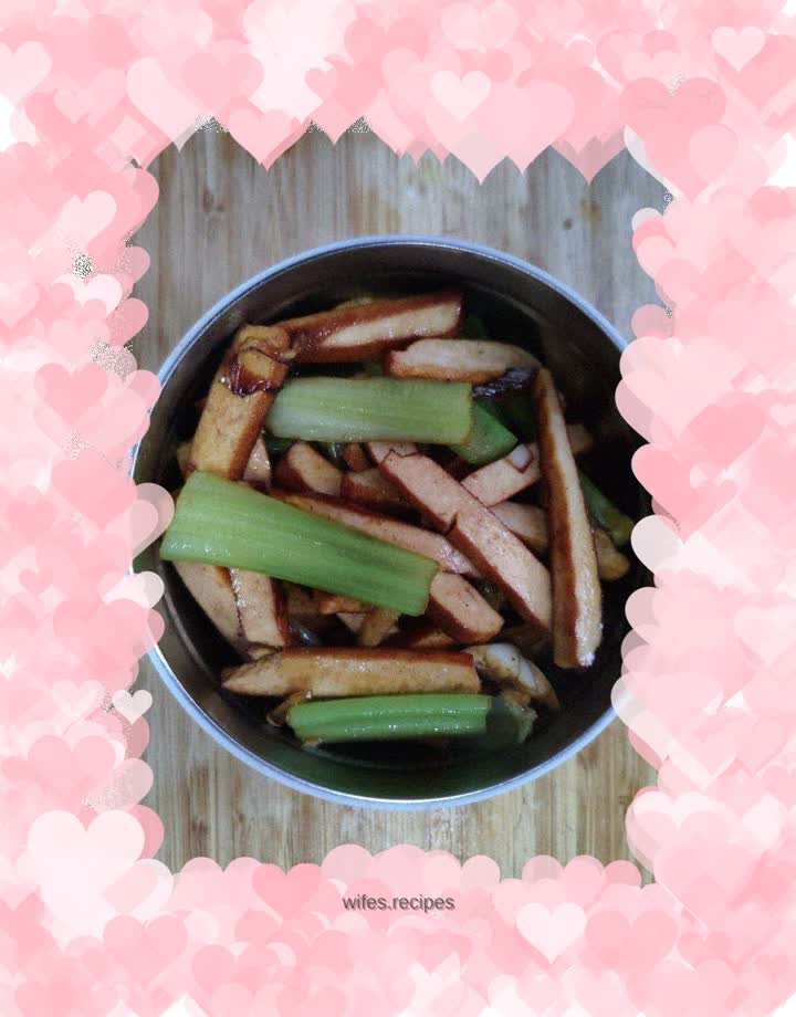 Stir-fried celery with dried tofu