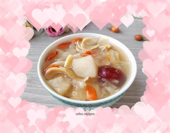 Lily Crisp Pear Tremella Soup