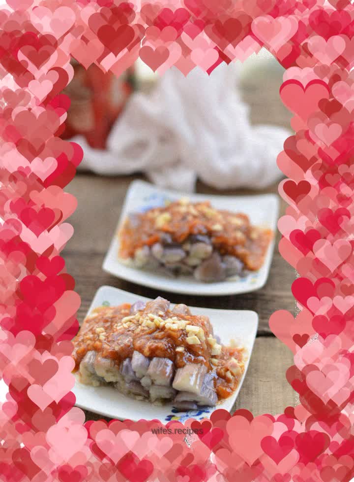 The healthiest way to eat--eggplant mixed with tomato sauce