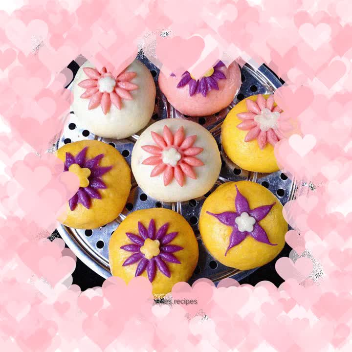 Flower Mushroom Pork Bun