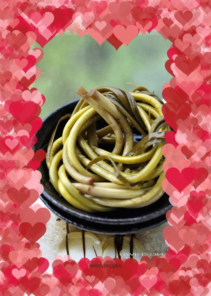 Pickled garlic sprouts