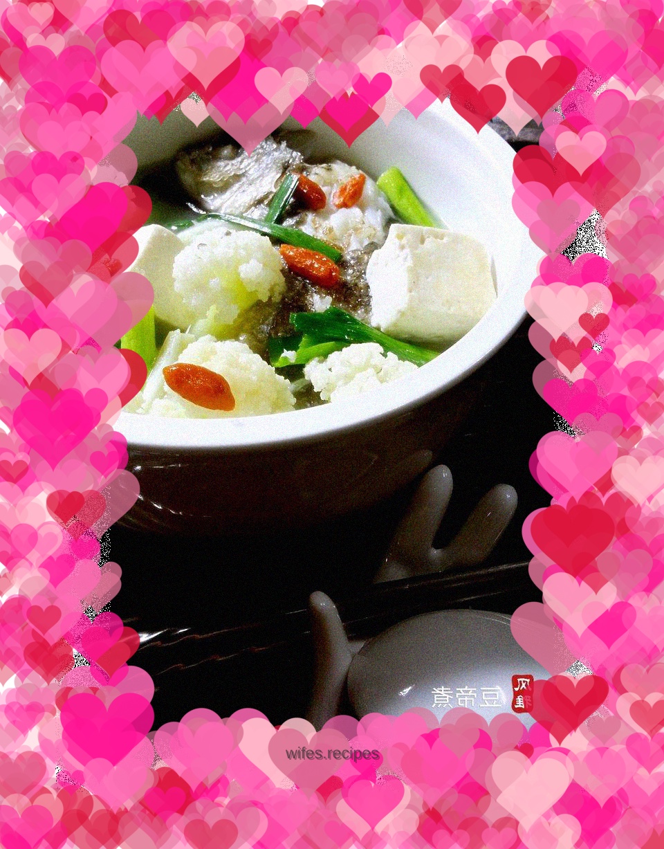 Fresh fish, broccoli and tofu soup