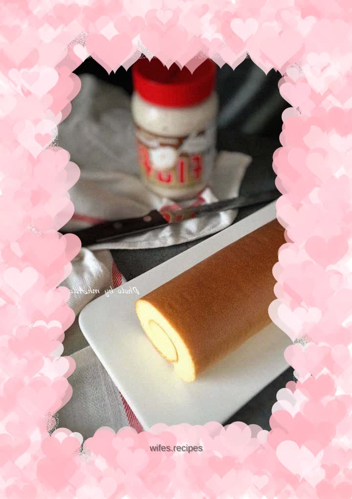 Marshmallow caramel flavored cake roll