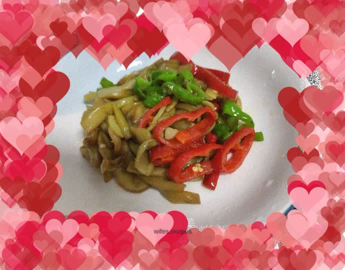 Stir-fried taro with double pepper and garlic