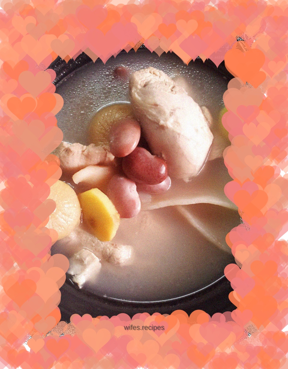 Nutritious soup - kidney bean, pork tendon and pork ribs soup