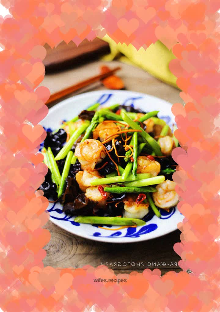 Stir-fried shrimps with Cordyceps flower and asparagus