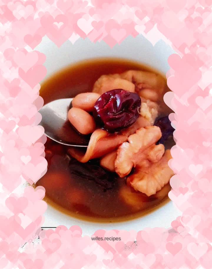 Fish maw, lily, lotus seeds, red dates, beautifying sugar water